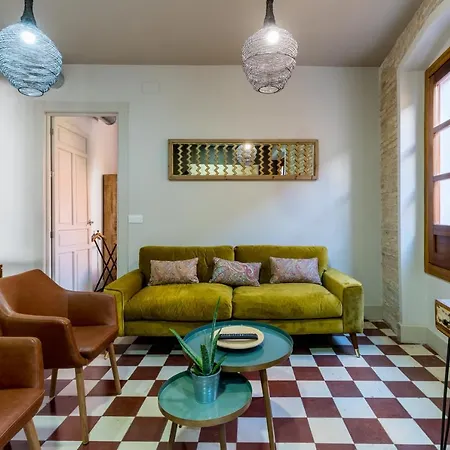 Dona Elvira Cathedral Apartment *